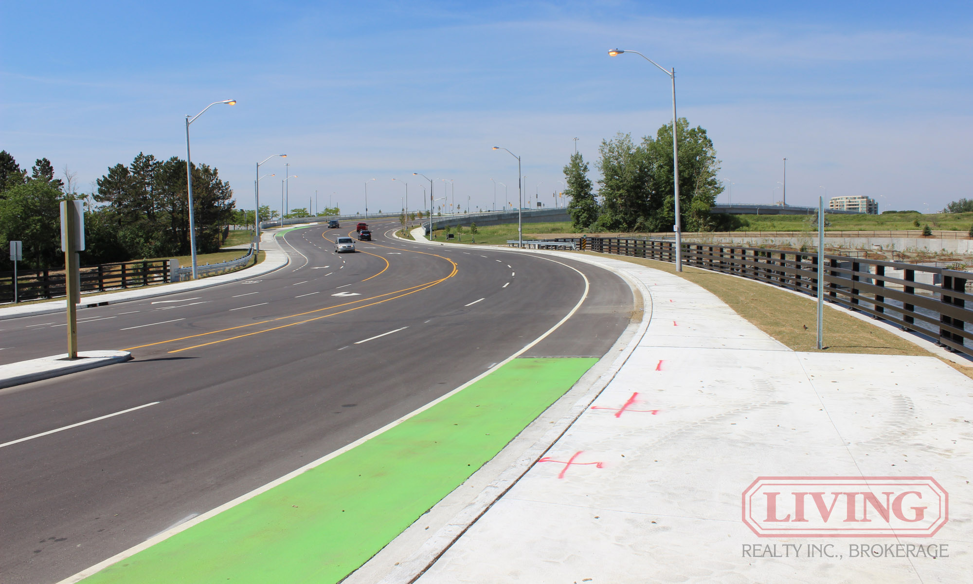 Norman Bethune Avenue - looking west