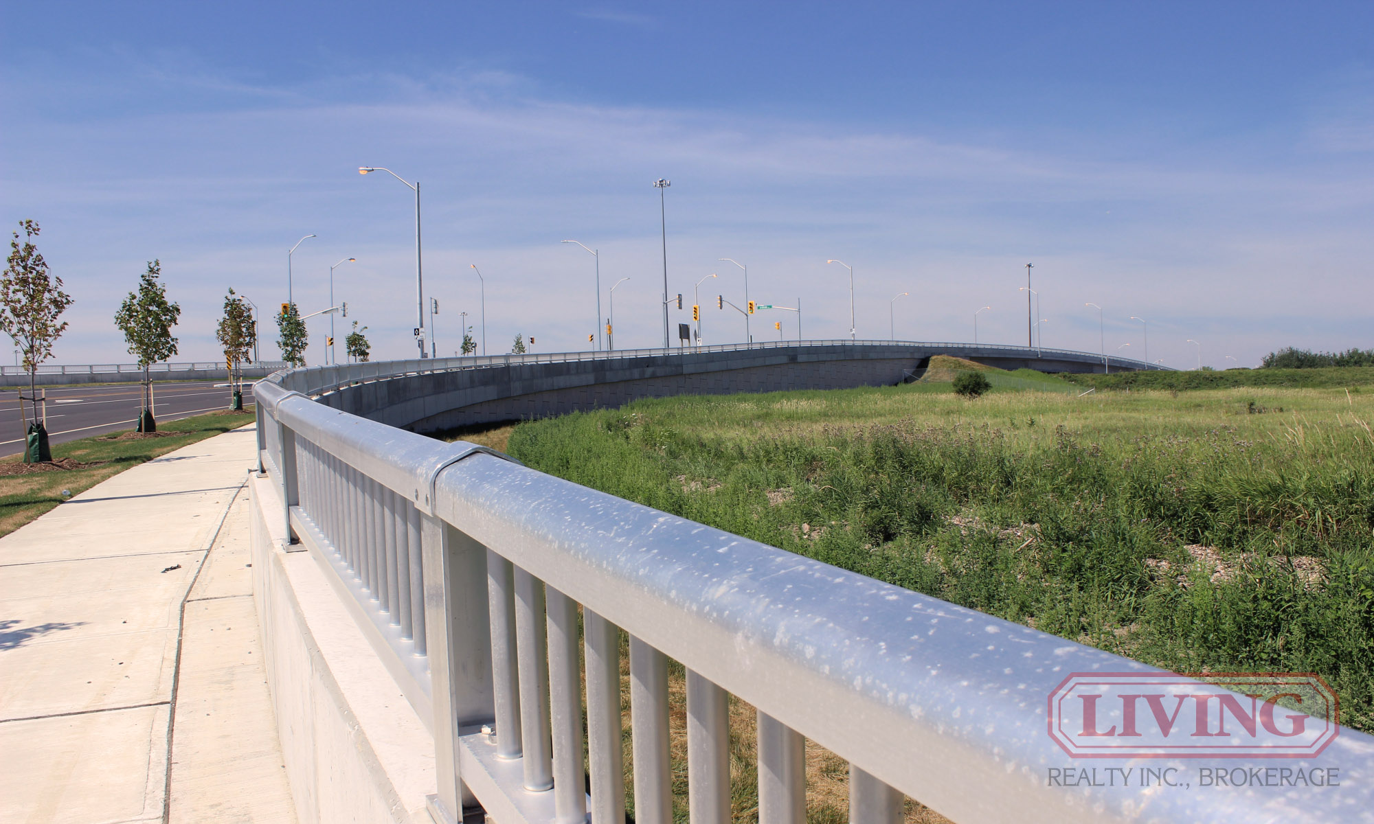 THe Norman Bethune Avenue bridge across Highway 404