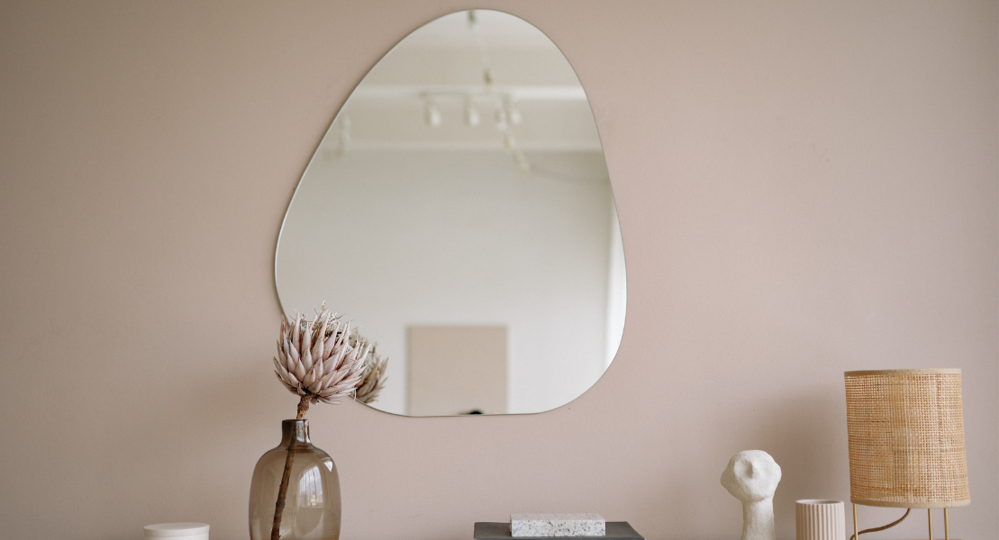 Styling your studio apartment, creating a larger illusion 
